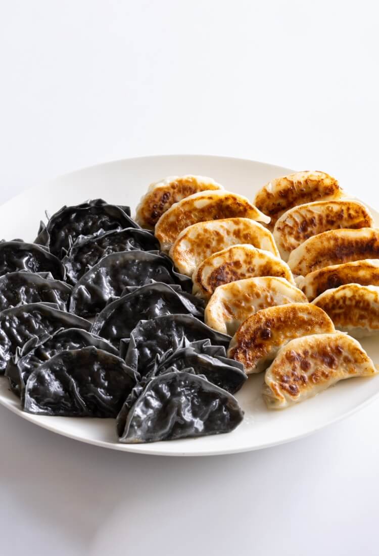 あてま白黒餃子
